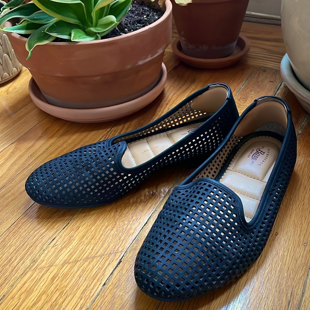 Cutout loafers